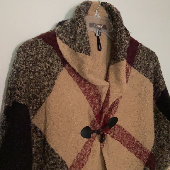 NWOT cape - Picture 2 of 8